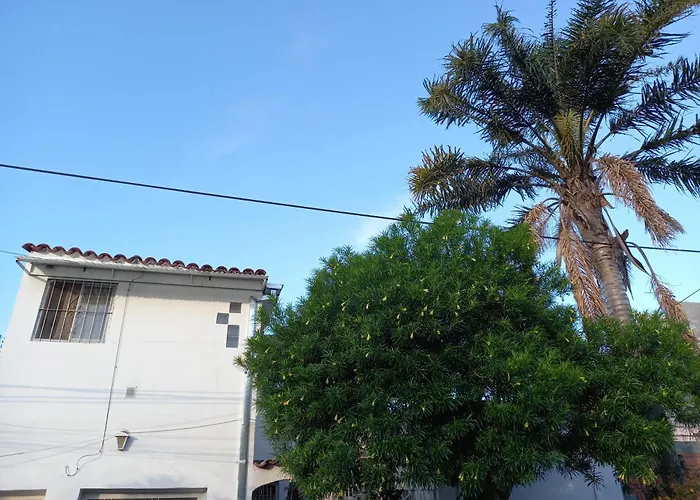 Mi Casa, Su Casa