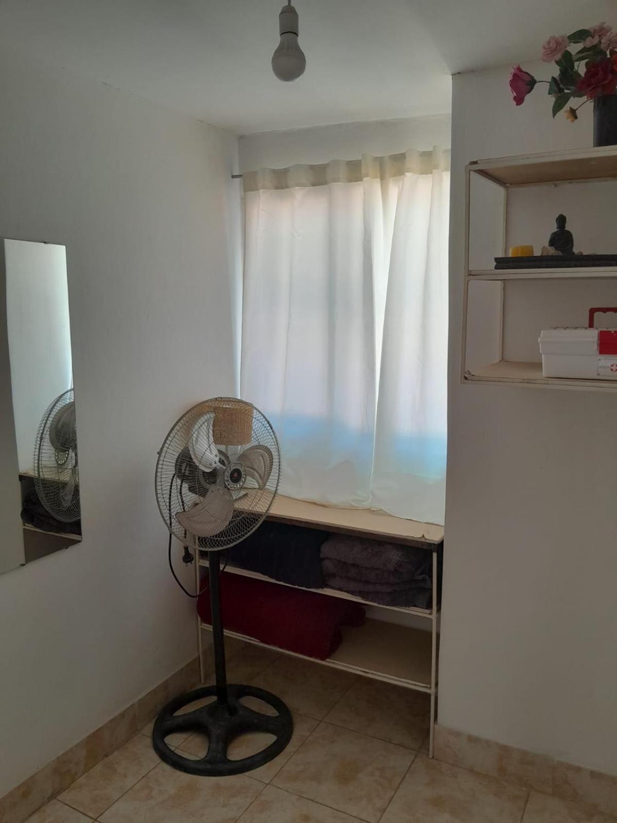 Mi Casa, Su Casa