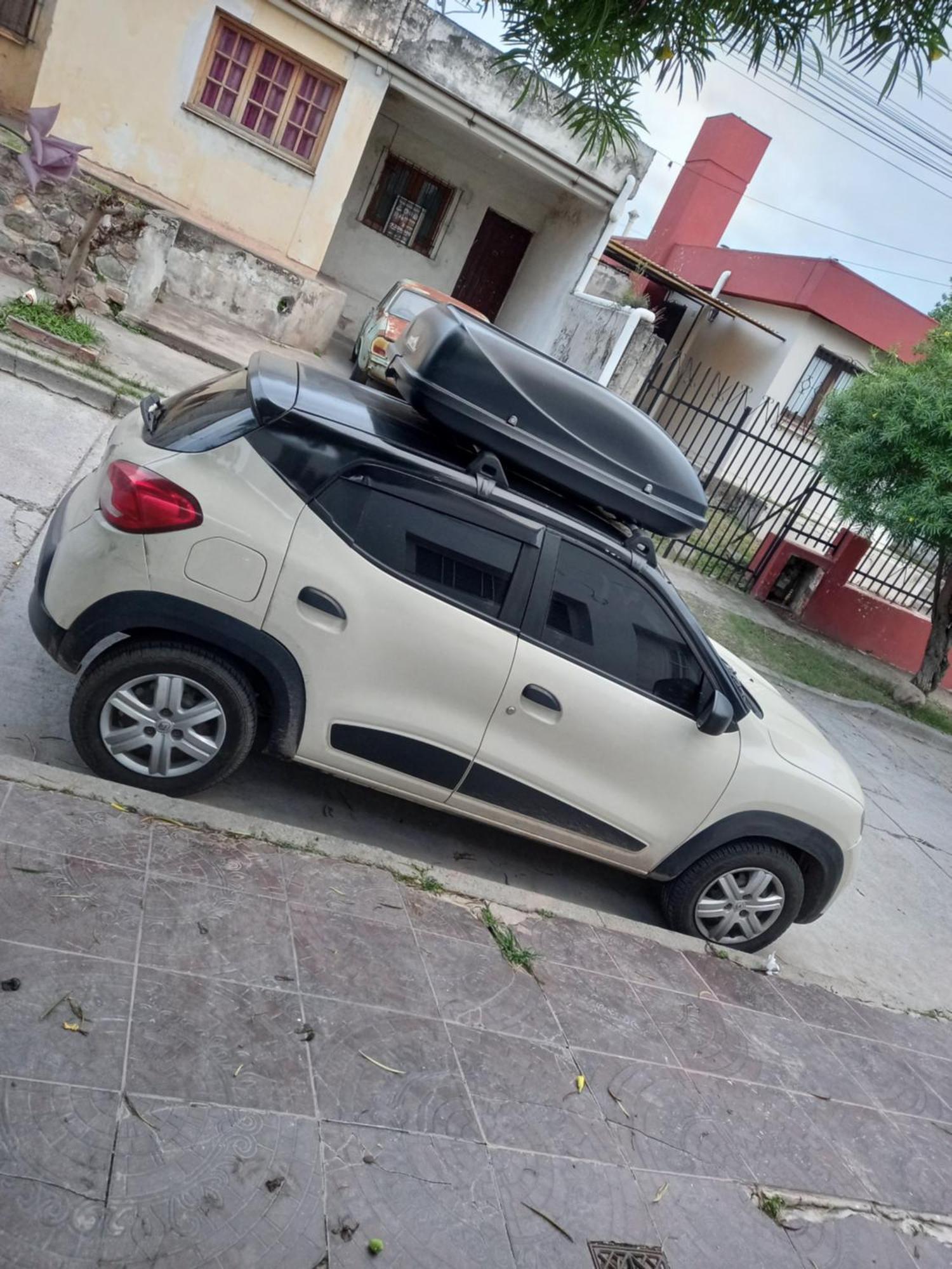 Mi Casa, Su Casa *